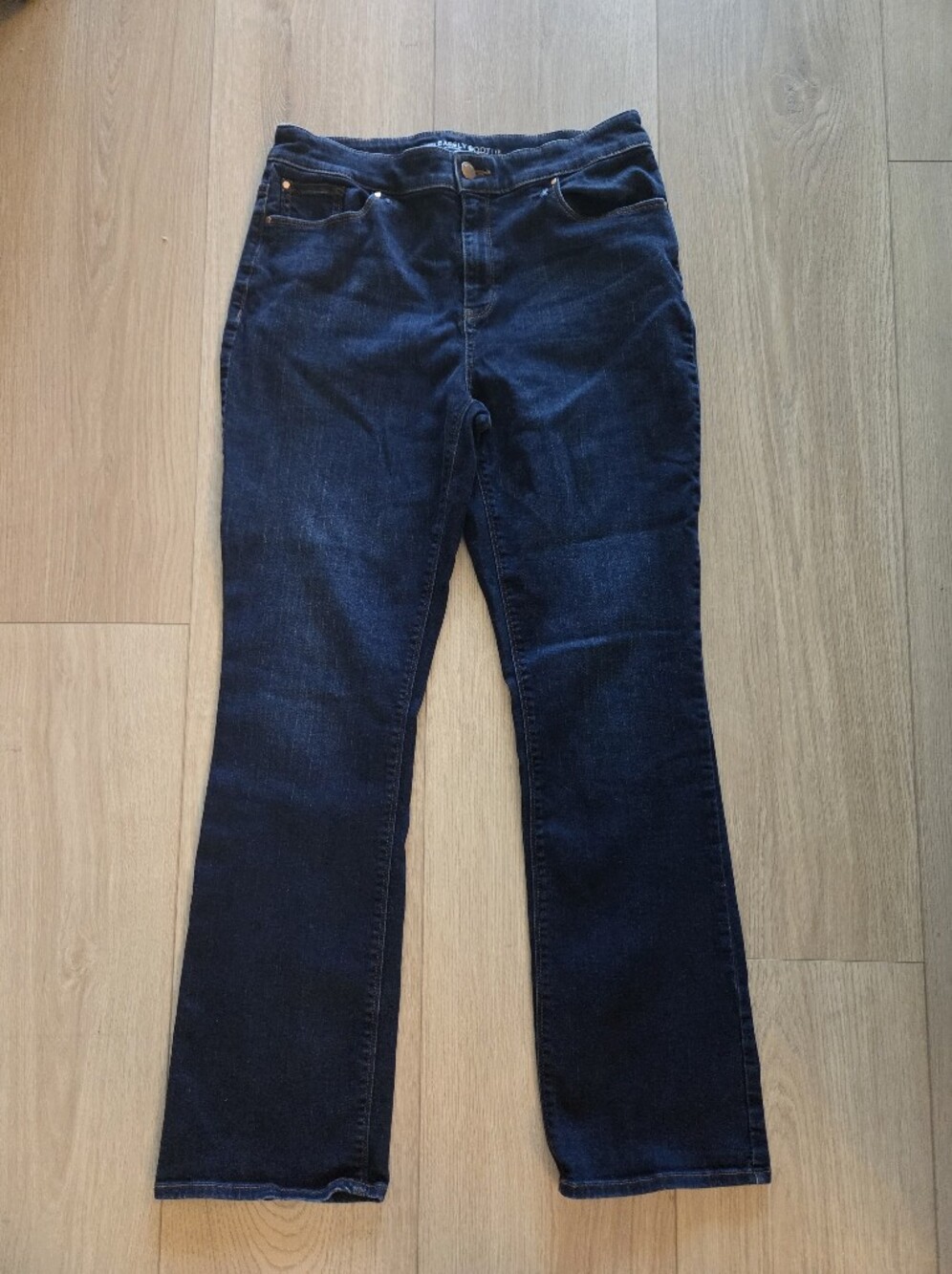 Chico’s 1R Platinum Barely Boot Jeans Size 8